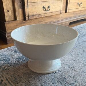 Antique Elegant White Ceramic Bowl Stand